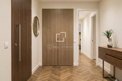 Wohnung zum Verkauf in Barcelona, Spanien 4 Schlafzimmer, 124 m2 Nr. 167979 - Foto 27
