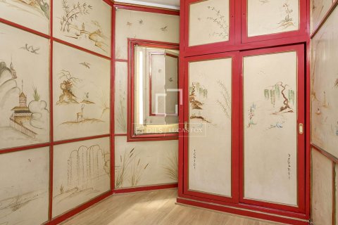 Apartment for sale in Barcelona, Spain 4 bedrooms, 124 sq.m. No. 167979 - photo 21