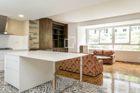 Apartment in Barcelona, Spain 4 bedrooms, 124 sq.m. No. 167979