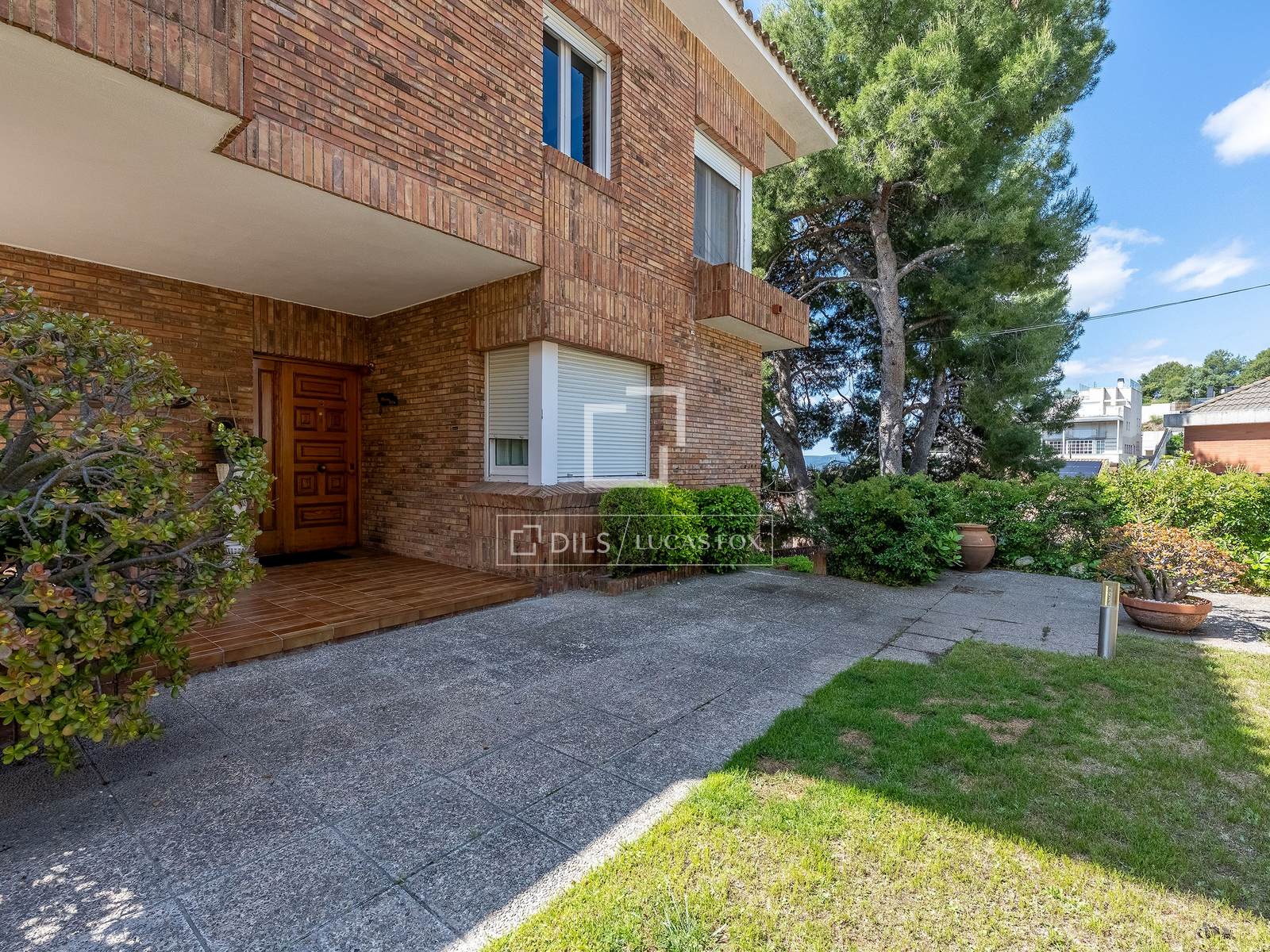 Villa a Sant Just Desvern, Barcelona, Spagna 5 camere da letto, 378 mq. N° 167975