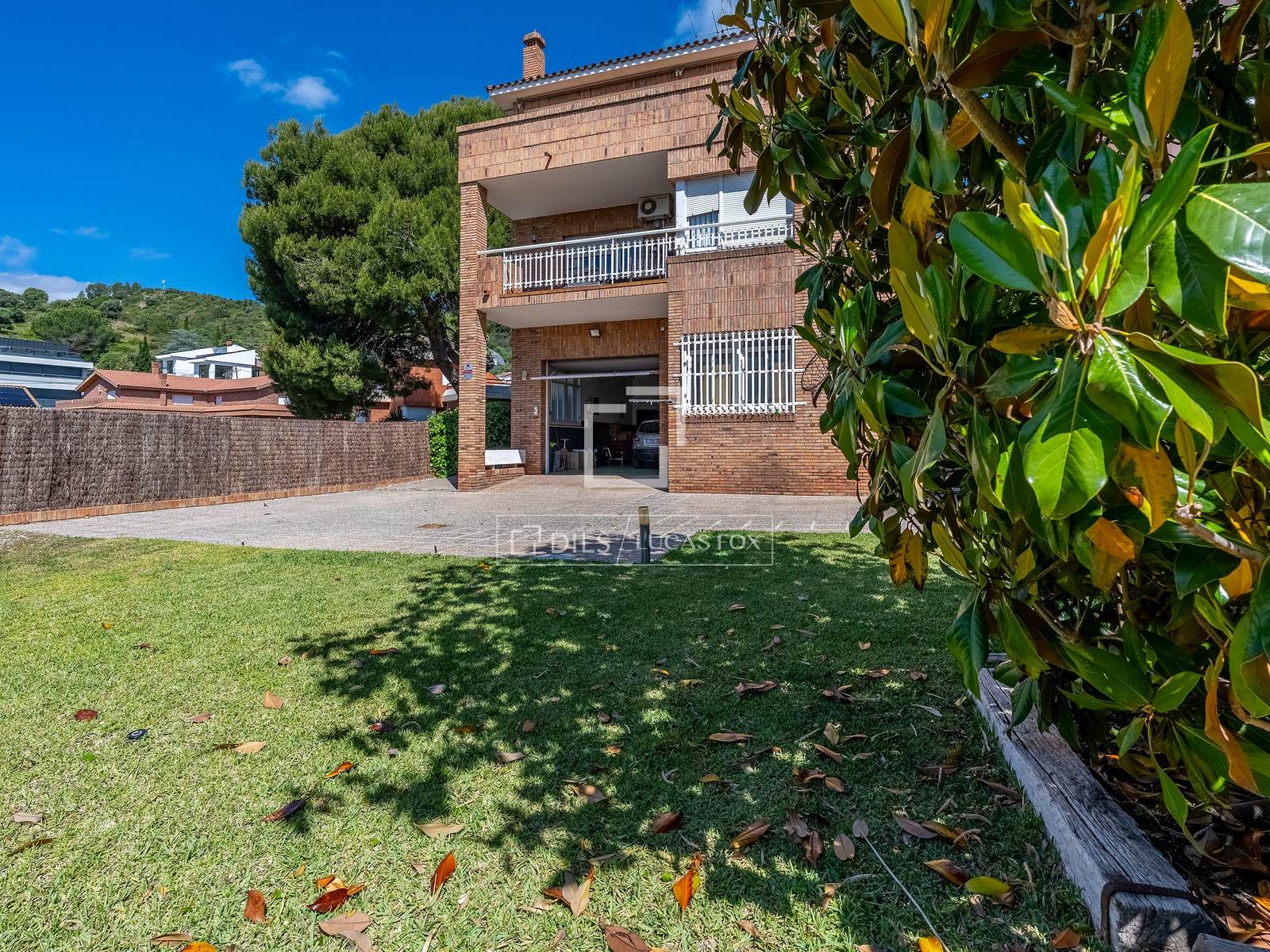 Villa a Sant Just Desvern, Barcelona, Spagna 5 camere da letto, 378 mq. N° 167975