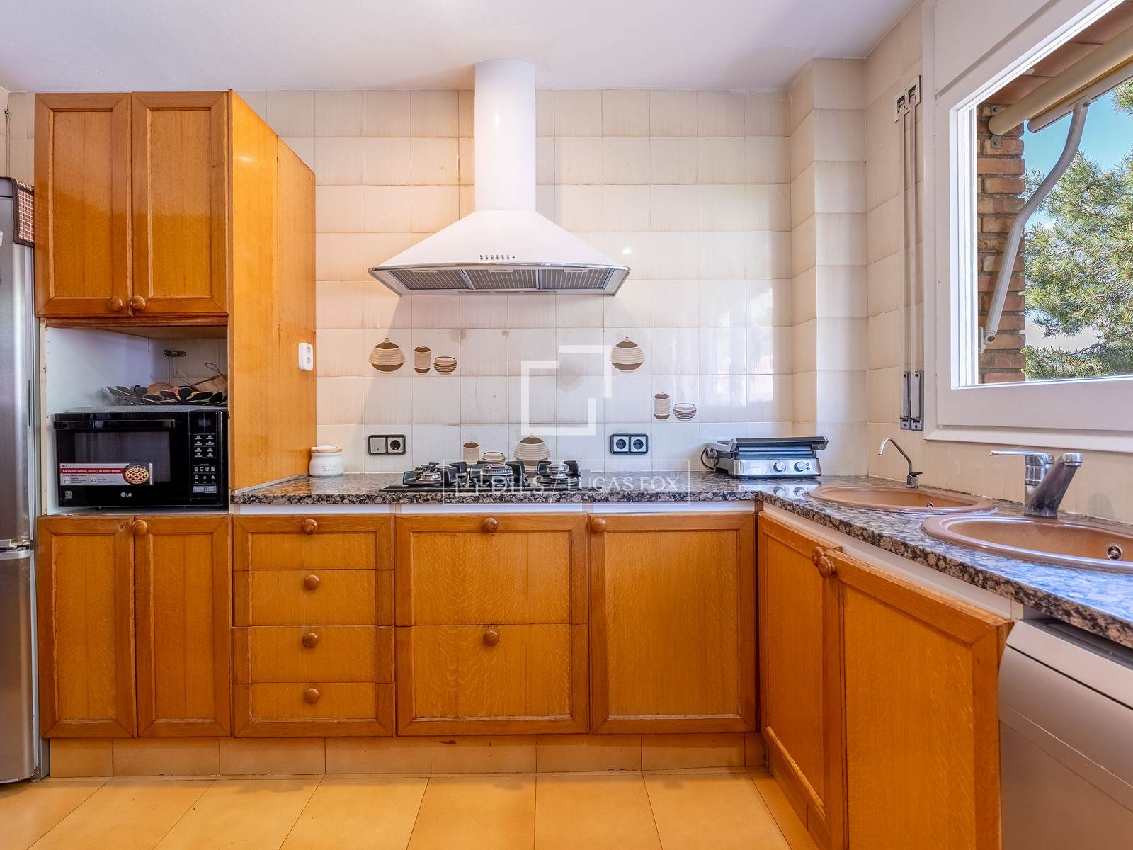 Villa a Sant Just Desvern, Barcelona, Spagna 5 camere da letto, 378 mq. N° 167975