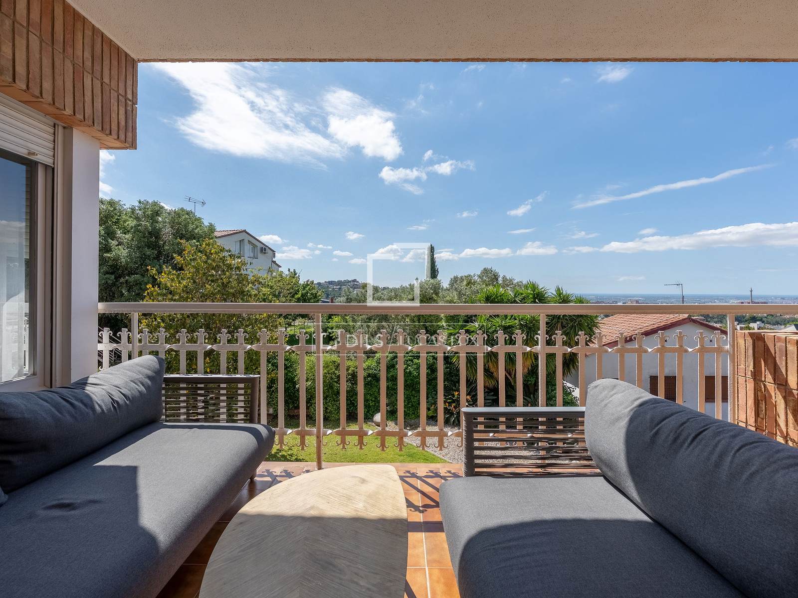 Villa a Sant Just Desvern, Barcelona, Spagna 5 camere da letto, 378 mq. N° 167975