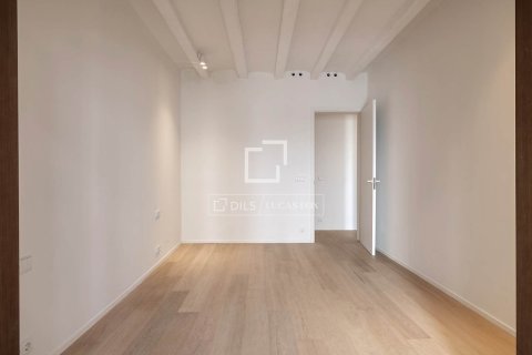 Apartment for sale in Barcelona, Spain 3 bedrooms, 140 sq.m. No. 167974 - photo 21