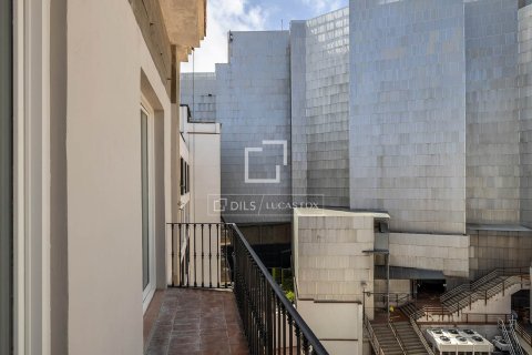 Apartment for sale in Barcelona, Spain 3 bedrooms, 140 sq.m. No. 167974 - photo 26