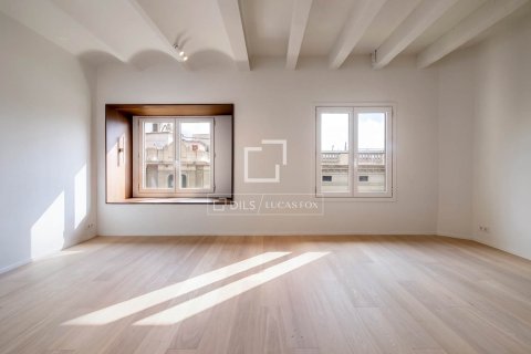 Apartment for sale in Barcelona, Spain 3 bedrooms, 140 sq.m. No. 167974 - photo 4