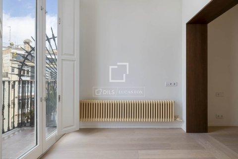 Apartment for sale in Barcelona, Spain 3 bedrooms, 140 sq.m. No. 167974 - photo 20