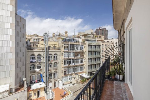 Apartment for sale in Barcelona, Spain 3 bedrooms, 140 sq.m. No. 167974 - photo 24