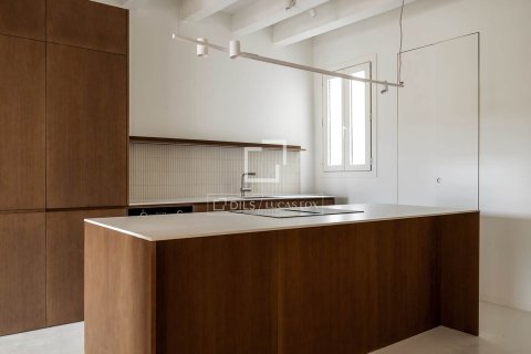 Apartment for sale in Barcelona, Spain 3 bedrooms, 140 sq.m. No. 167974 - photo 10