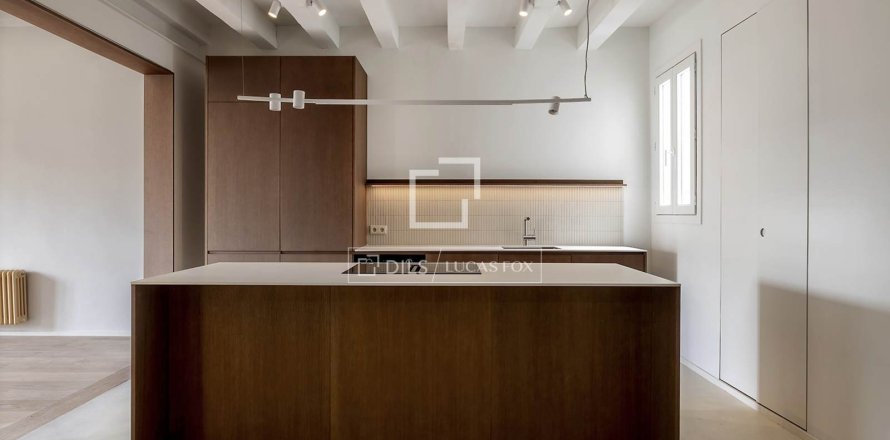 Apartment in Barcelona, Spain 3 bedrooms, 140 sq.m. No. 167974