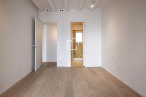 Apartment for sale in Barcelona, Spain 3 bedrooms, 140 sq.m. No. 167974 - photo 27