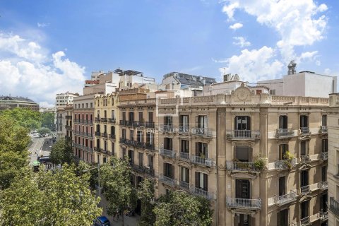 Apartment for sale in Barcelona, Spain 3 bedrooms, 140 sq.m. No. 167974 - photo 7