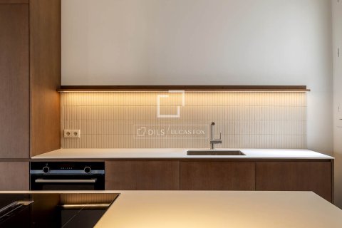 Apartment for sale in Barcelona, Spain 3 bedrooms, 140 sq.m. No. 167974 - photo 13