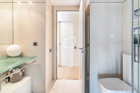 Apartment for sale in Barcelona, Spain 2 bedrooms, 82 sq.m. No. 167978 - photo 18