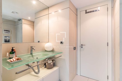Apartment for sale in Barcelona, Spain 2 bedrooms, 82 sq.m. No. 167978 - photo 17
