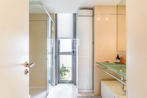 Apartment for sale in Barcelona, Spain 2 bedrooms, 82 sq.m. No. 167978 - photo 16