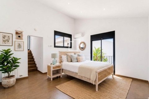 Продажа виллы в Ситжес, Барселона, Испания 4 спальни, 252м2 №167977 - фото 29