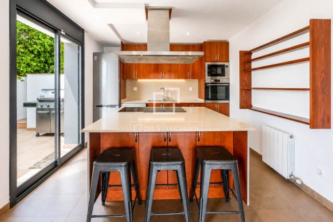 Villa à vendre à Sitges, Barcelona, Espagne, 4 chambres, 252 m2 No. 167977 - photo 25