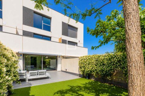 Villa à vendre à Sitges, Barcelona, Espagne, 4 chambres, 175 m2 No. 167973 - photo 13