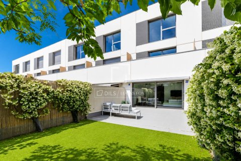 Villa à vendre à Sitges, Barcelona, Espagne, 4 chambres, 175 m2 No. 167973 - photo 11