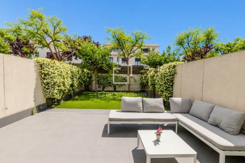 Villa à vendre à Sitges, Barcelona, Espagne, 4 chambres, 175 m2 No. 167973 - photo 3