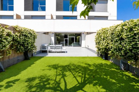 Villa à Sitges, Barcelona, Espagne 4 chambres, 175 m2 No. 167973