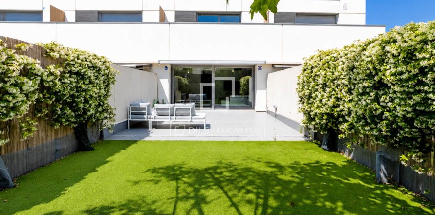 Villa à Sitges, Barcelona, Espagne 4 chambres, 175 m2 No. 167973