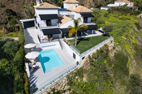 Villa for sale Benahavis, Malaga, Spain 5 bedrooms, 478 sq.m. No. 135480 - photo 1
