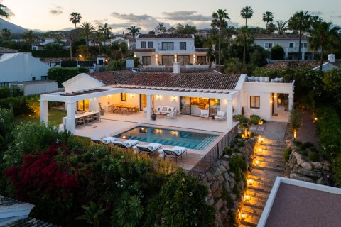 Willa w Marbella, Malaga, Hiszpania 4 sypialnie, 241 mkw. nr 135479 – zdjęcie 1