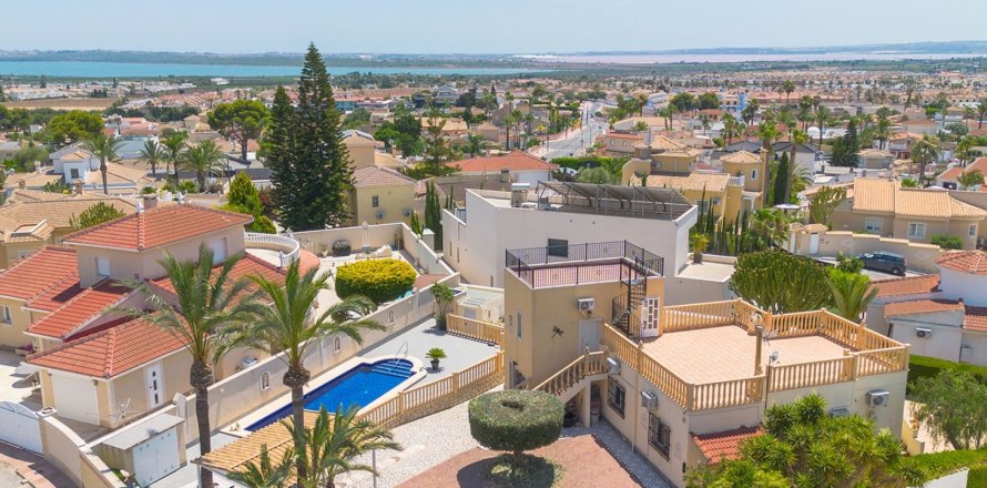 Villa à Ciudad Quesada, Alicante, Espagne 3 chambres, 159 m2 No. 190245