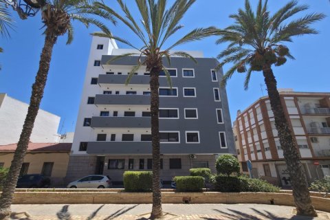 Wohnung zum Verkauf in Torrevieja, Alicante, Spanien 3 Schlafzimmer, 79 m2 Nr. 190247 - Foto 3