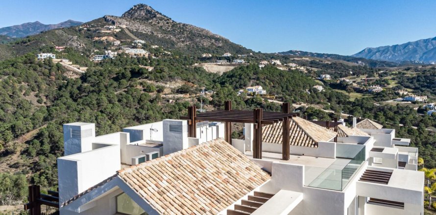 Huoneisto Benahavis, Malaga, Espanja 3 makuuhuonetta, 121 m2 No. 174012