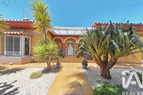Сasa en venta en Chiclana de la Frontera, Cádiz, España 3 dormitorios, 207 m2 No. 188376 - foto 1