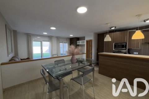 Townhouse for sale in Balaguer, Lleida, Spain 5 bedrooms, 265 sq.m. No. 188373 - photo 13