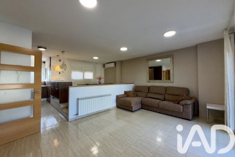 Townhouse for sale in Balaguer, Lleida, Spain 5 bedrooms, 265 sq.m. No. 188373 - photo 8