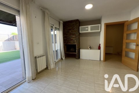 Townhouse for sale in Balaguer, Lleida, Spain 5 bedrooms, 265 sq.m. No. 188373 - photo 9
