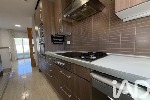 Townhouse for sale in Balaguer, Lleida, Spain 5 bedrooms, 265 sq.m. No. 188373 - photo 15