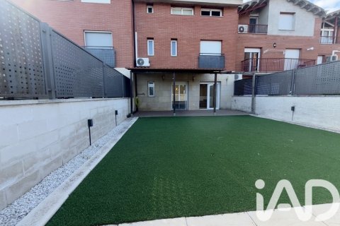Townhouse for sale in Balaguer, Lleida, Spain 5 bedrooms, 265 sq.m. No. 188373 - photo 2