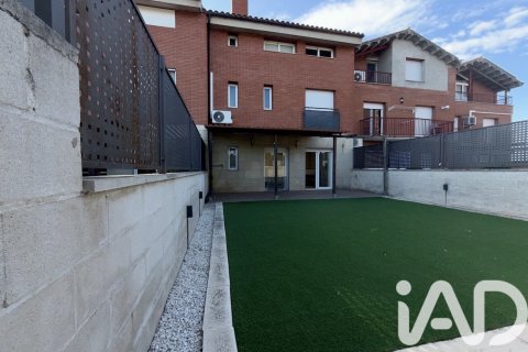 Townhouse for sale in Balaguer, Lleida, Spain 5 bedrooms, 265 sq.m. No. 188373 - photo 1