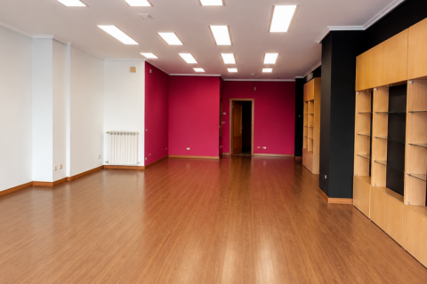 Commercial property à Leon, Espagne 85 m2 No. 188370
