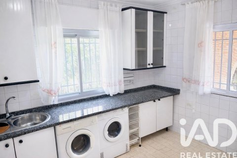 Продажа дома в Дос Германас, Севилья, Испания 4 спальни, 137м2 №173012 - фото 7