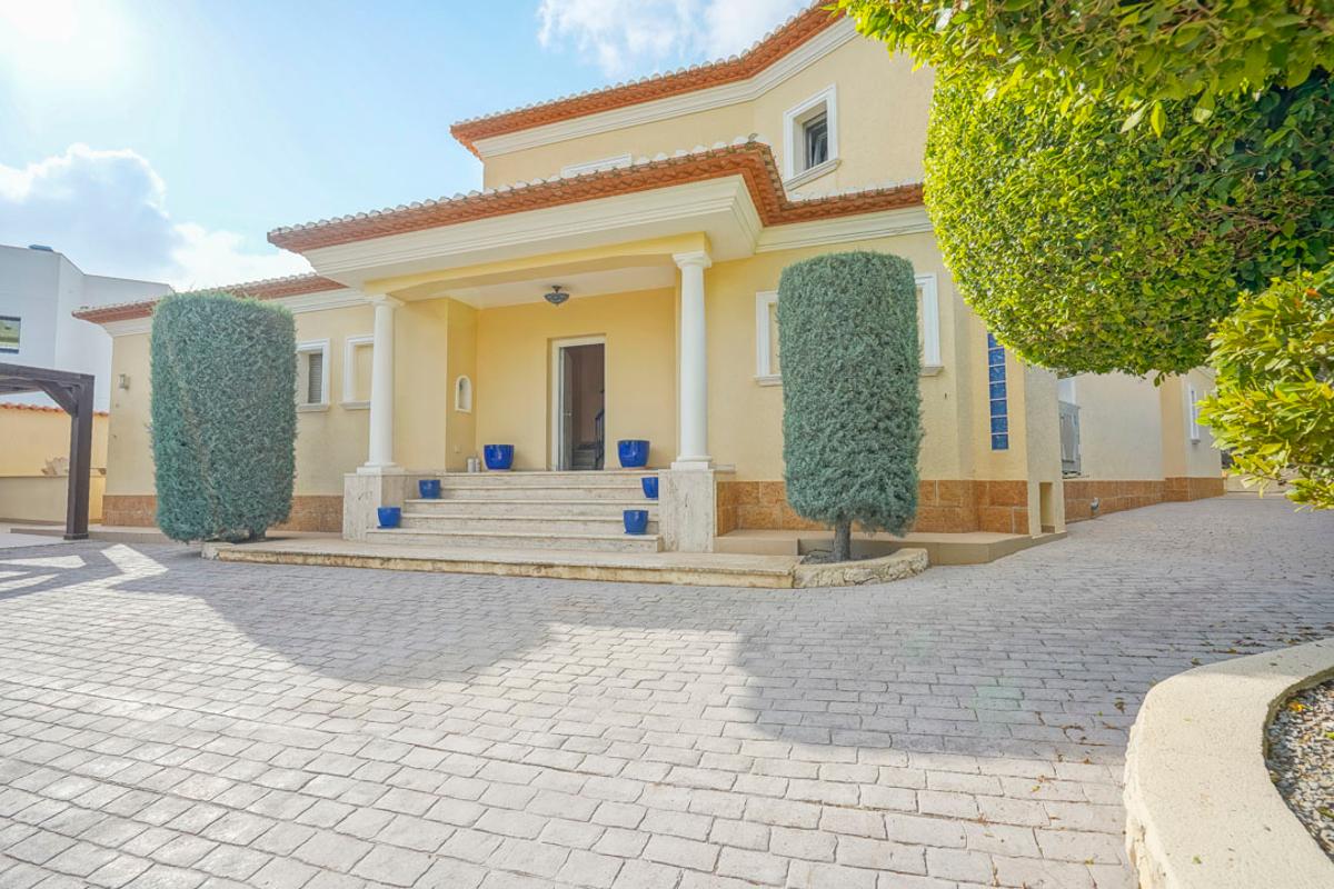 Villa in Benissa, Alicante, Spanien 4 Schlafzimmer, 464 m2 Nr. 80572