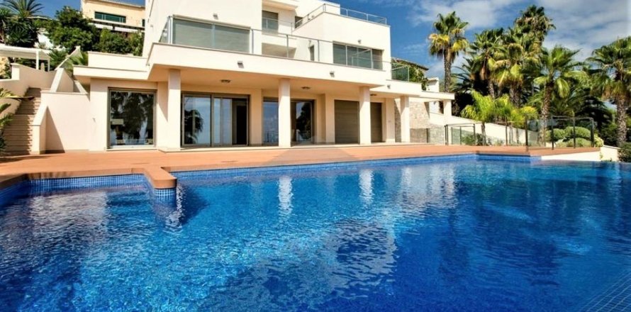Villa Moraira, Alicante, Spain 4 bedrooms, 559 sq.m. No. 80571