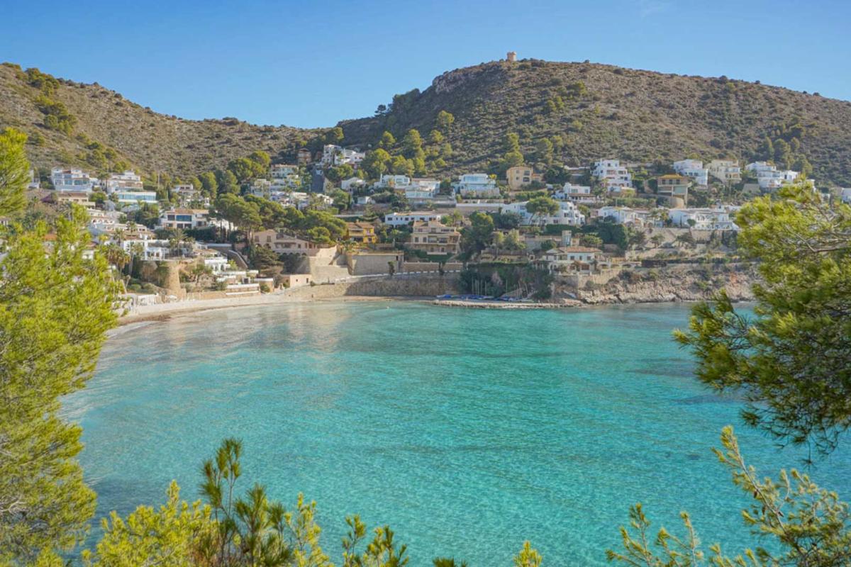 Villa a Moraira, Alicante, Spagna 4 camere da letto, 400 mq. N° 80577