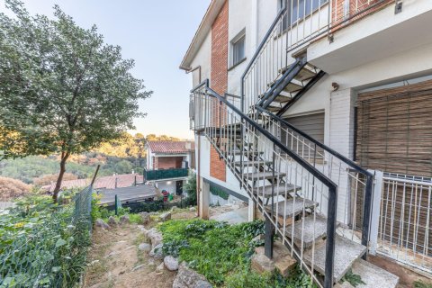 Apartment in Figaro-Montmany, Barcelona, Spain 3 bedrooms, 84 sq.m. No. 186454