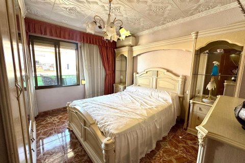 Appartamento a Alicante, Spagna 83 mq. N° 183096