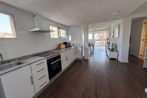 Продажа квартиры в Бенидорм, Аликанте, Испания 2 спальни, 87м2 №143239 - фото 18