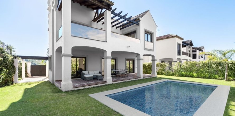Villa La Gaspara, Malaga, Spain 4 bedrooms, 170 sq.m. No. 136891
