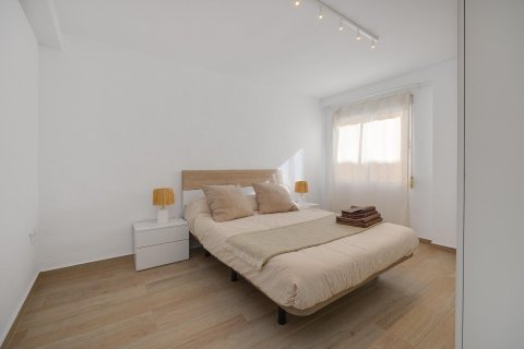 Apartment for sale in Torrevieja, Alicante, Spain 3 bedrooms, 105 sq.m. No. 196149 - photo 19