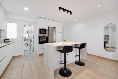 Apartment for sale in Torrevieja, Alicante, Spain 3 bedrooms, 105 sq.m. No. 196149 - photo 7